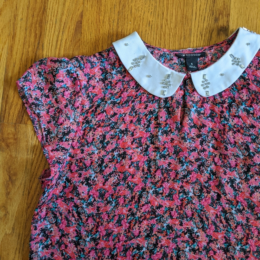 Pink floral Petter pan collar blouse